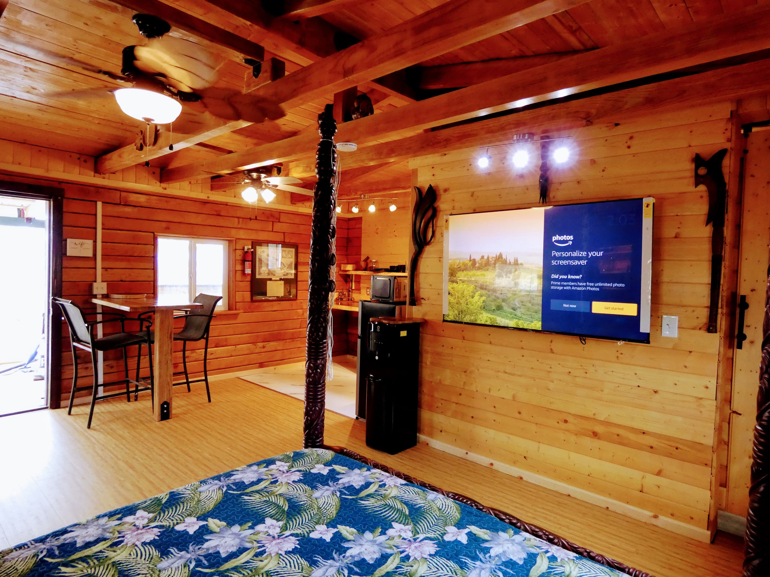 Big Kahuna Cabin (Hot Tub Getaway) -Ocean View- - Photo 11