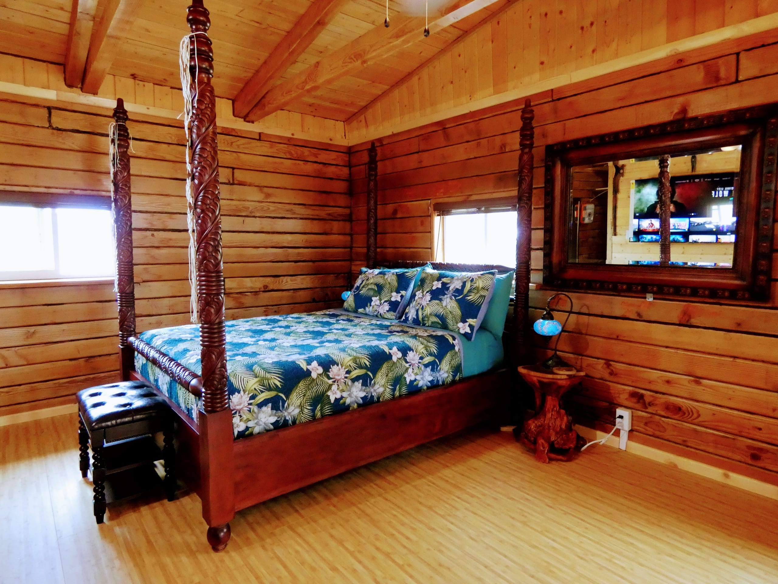 Big Kahuna Cabin (Hot Tub Getaway) -Ocean View- - Photo 12