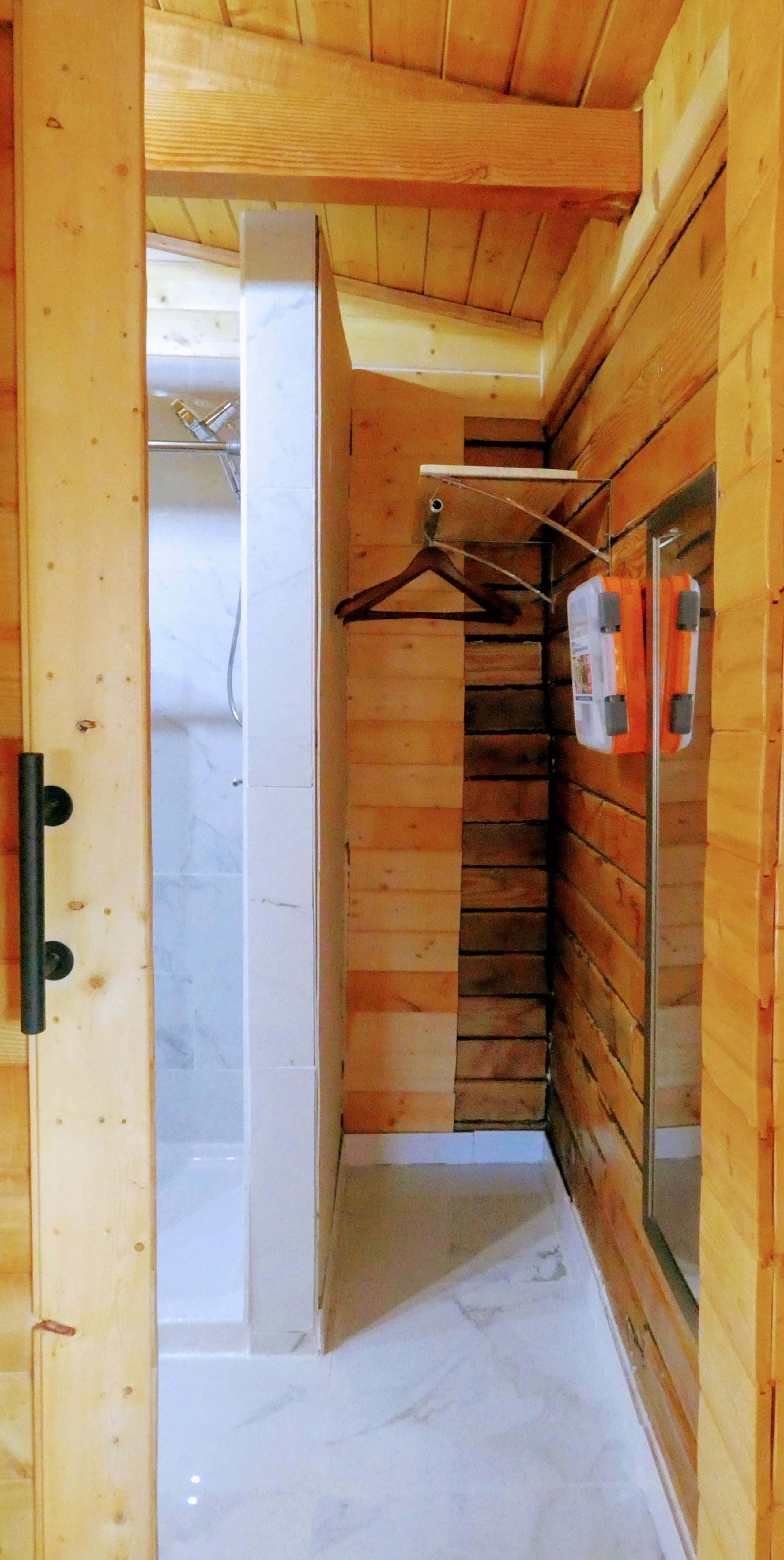 Big Kahuna Cabin (Hot Tub Getaway) -Ocean View- - Photo 14