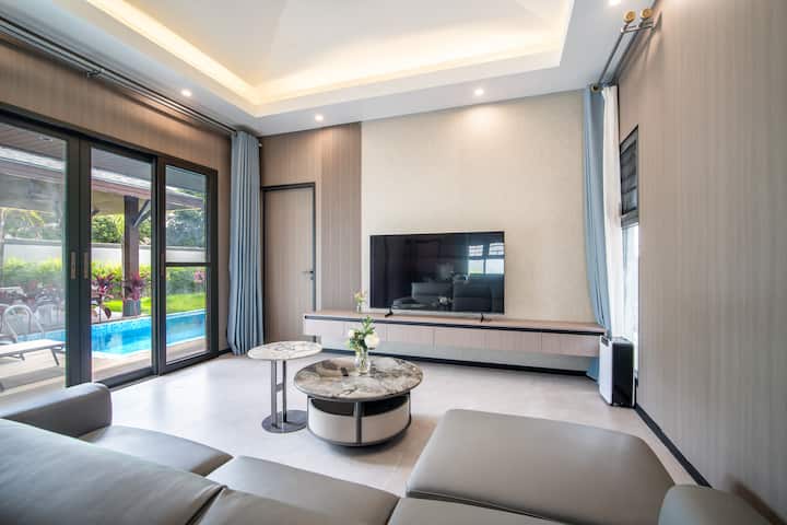 #98 | Five-bedroom Light Villa | Private Pool | - Phuket