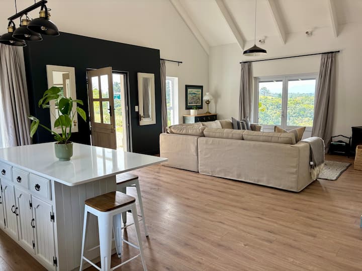 Hillandale House- A Modern Farmhouse Near Plett - South Africa