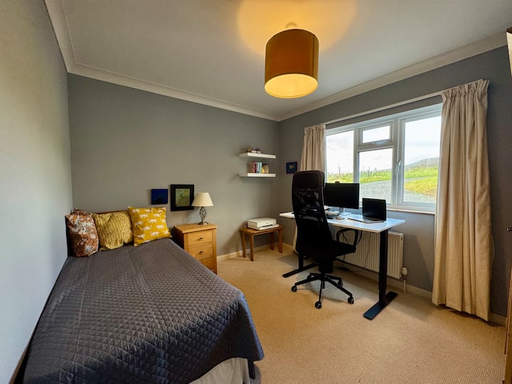 Office room
Ground Floor
Single/Day bed 
Desk and monitor