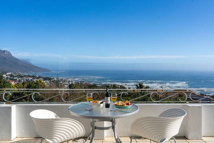Picasso – Delightful large villa, Camps Bay, Pool