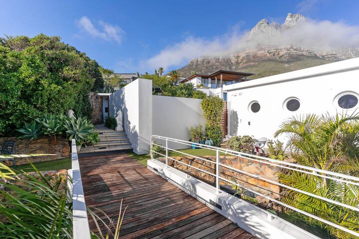 Picasso – Delightful large villa, Camps Bay, Pool gallery image 5