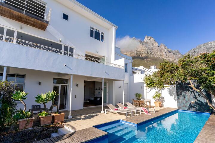 Picasso – Delightful large villa, Camps Bay, Pool gallery image 4