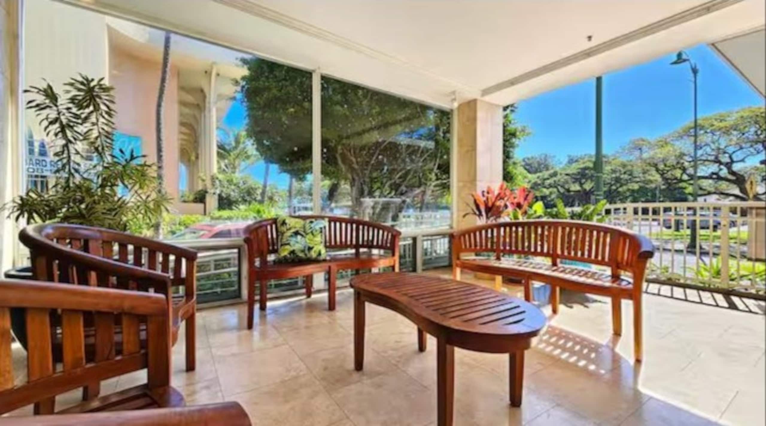 Chic Waikīkī Grand Studio | Lanai, Pool, Kitchen - Image 33