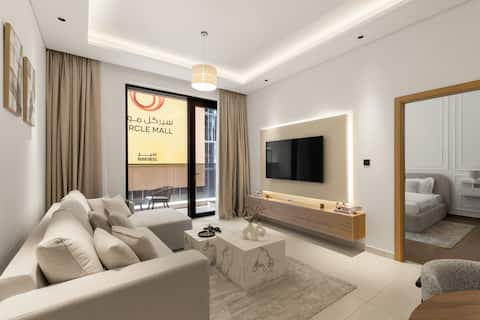 Top Airbnb: Brand New 2BR |Great Pool & Gym | Circle Mall View in Al Barsha South Fourth