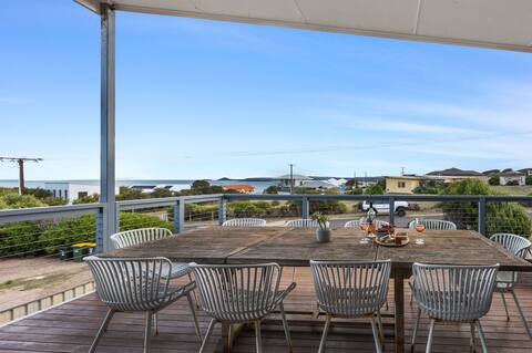 Pet Friendly Beach House w/ breathtaking Sea Views