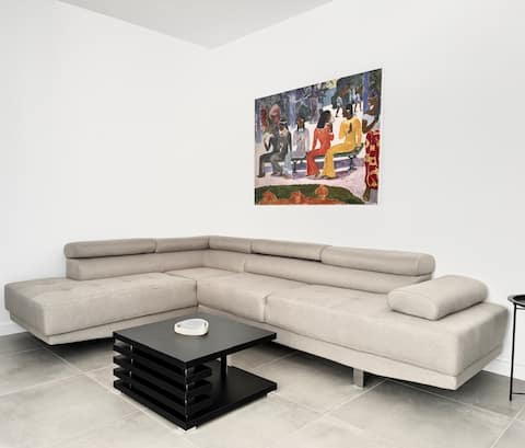 Successful Airbnb property: The Urbanist – Modern 1BR Apt in Central Athens in ΙΠΠΟΚΡΑΤΕΙΟ