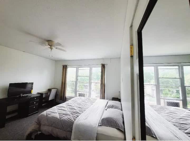 Kbed KBed-Near UofL/Derby/Expo/City/Zoo/Airport - Houses for Rent in ...