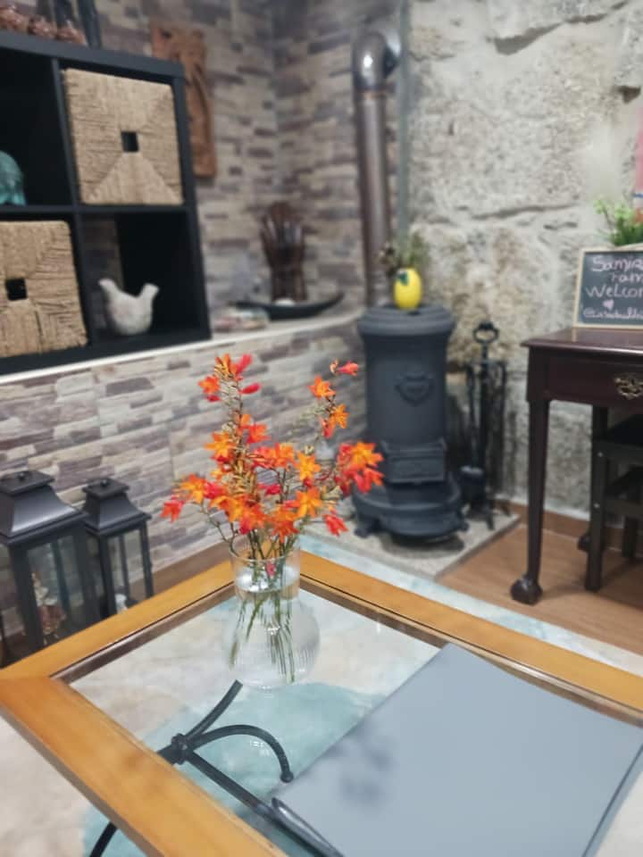 Casa Da Aldeia. Pequena Casa De Pedra Com Piscina - Paços de Ferreira