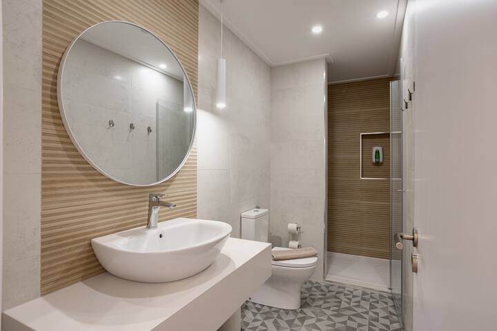 Home Out 3E – Apartment at City Center w/Parking gallery image 5