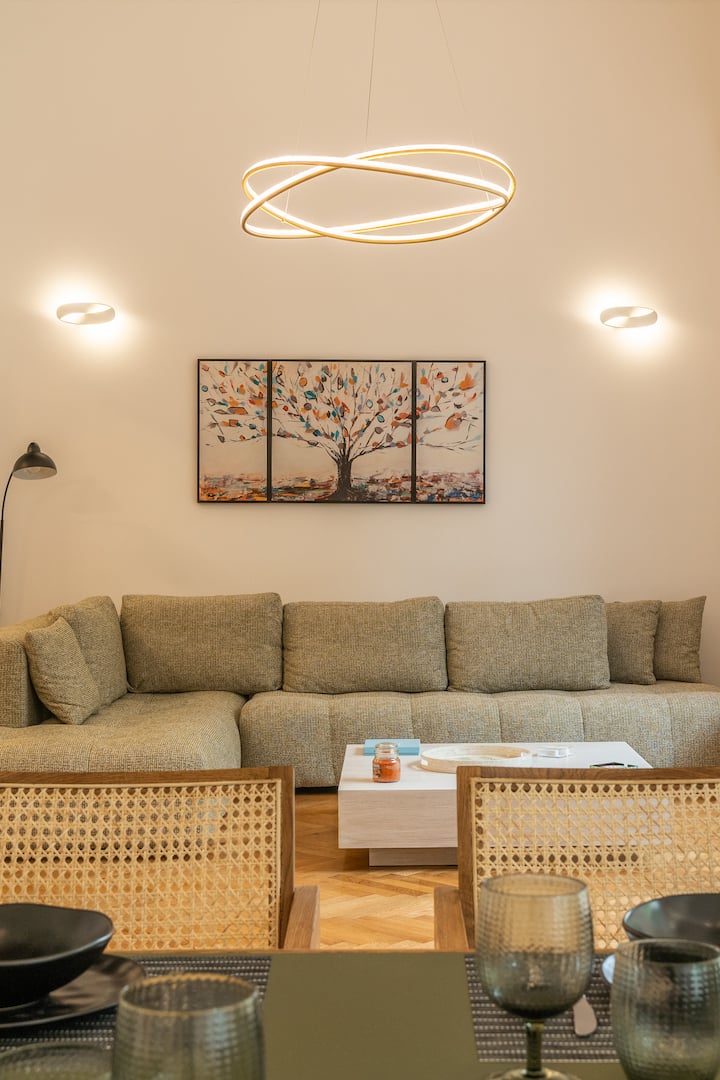 Belle ÉTage 4bd 3ba Apt – Kypseli Athens - Athens