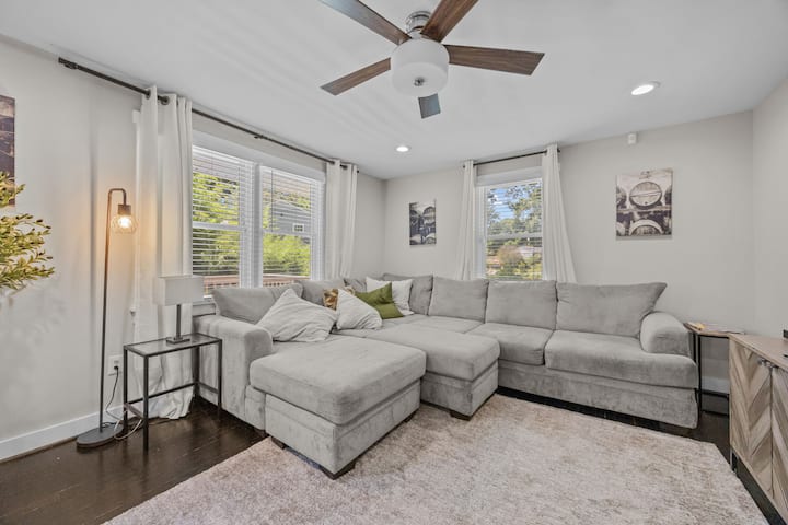 Family & Friends Escape | Sleeps 7 - Raleigh