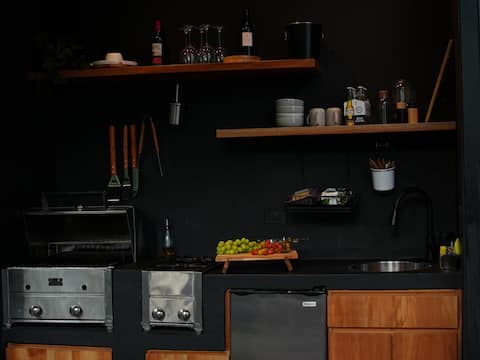 Successful Airbnb property: Bali-style cabin with forest and private river in Cocorná