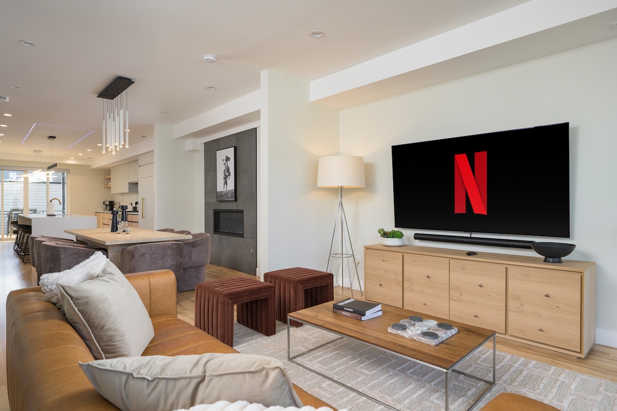 Successful Airbnb property: Luxury Event House | Theater + Golf Sim in West Colfax