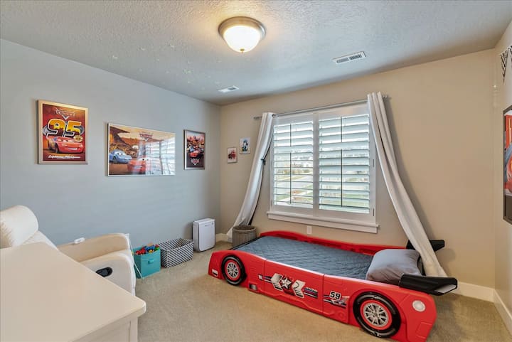 Krevet u automobilu za malu djecu/malu djecu.