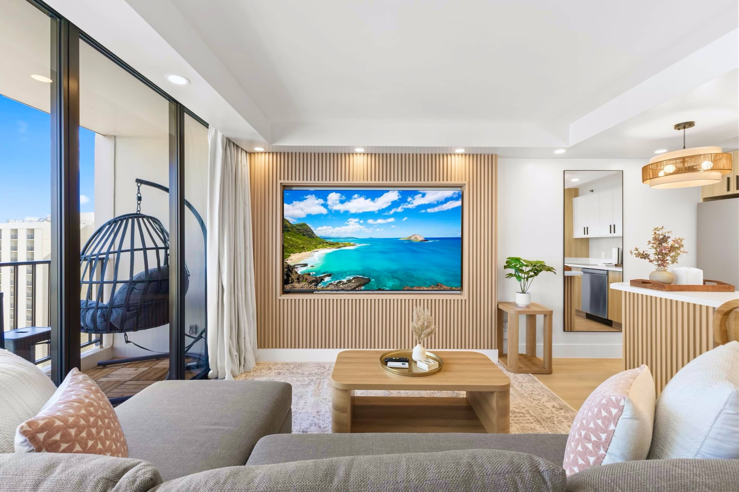 Condo in Honolulu · ★4.96 · 1 bedroom · 3 beds · 1 private bath - Image 7
