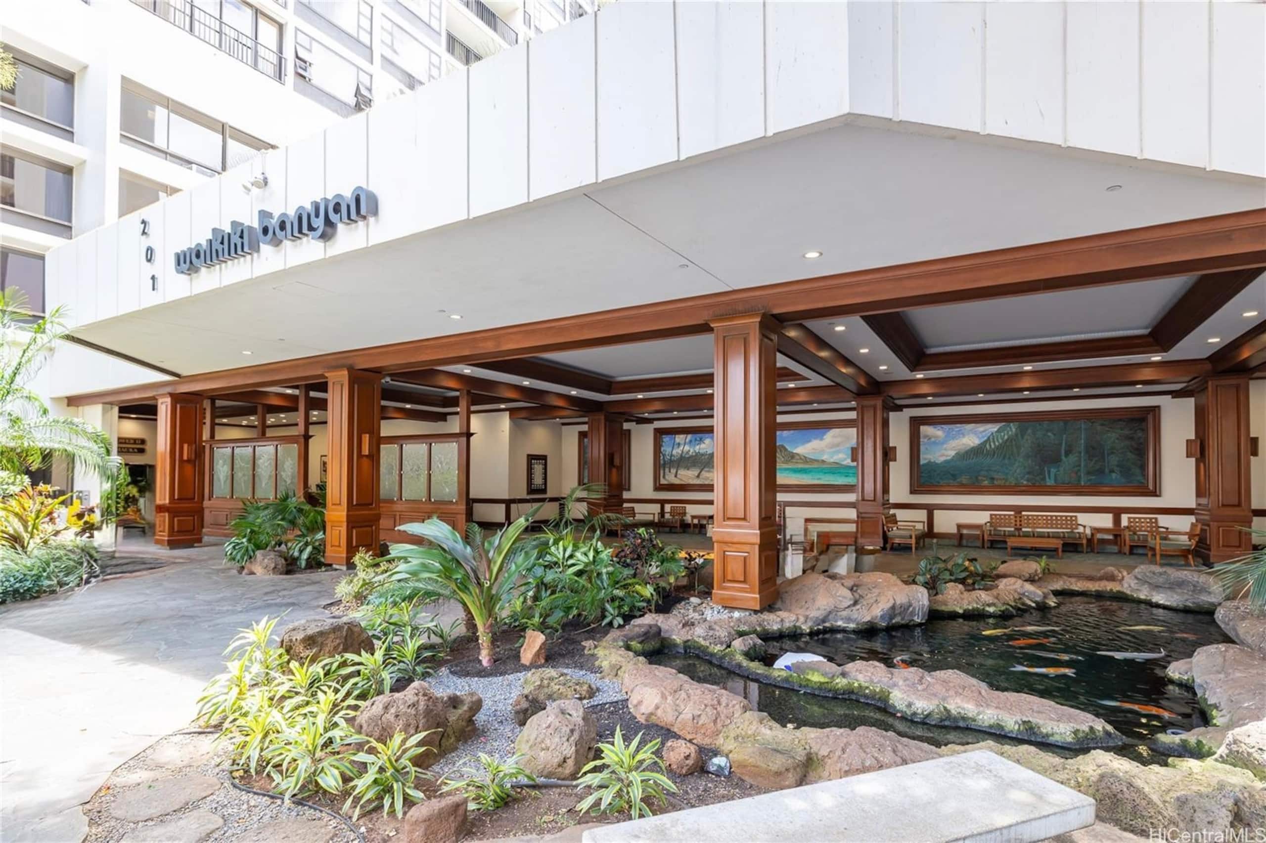 Condo in Honolulu · ★4.96 · 1 bedroom · 3 beds · 1 private bath - Image 45