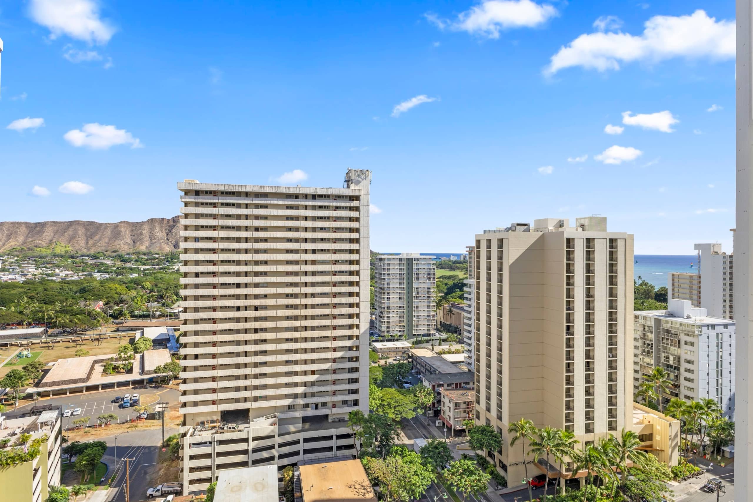 Condo in Honolulu · ★4.96 · 1 bedroom · 3 beds · 1 private bath - Image 40