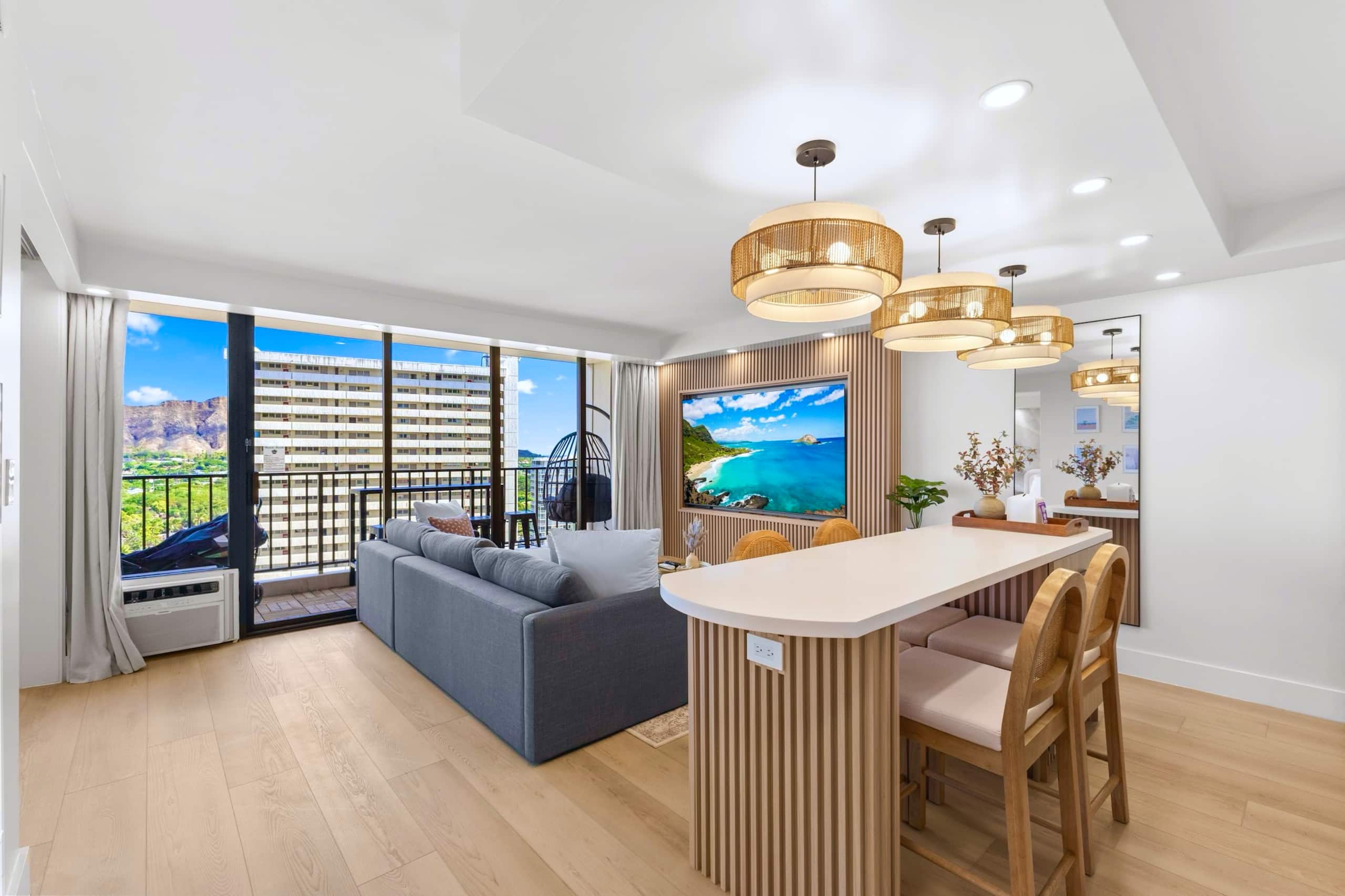 Condo in Honolulu · ★4.96 · 1 bedroom · 3 beds · 1 private bath - Image 2