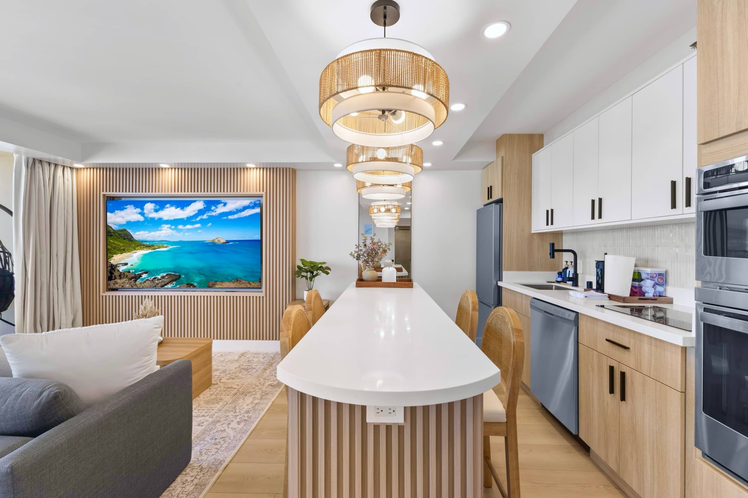 Condo in Honolulu · ★4.96 · 1 bedroom · 3 beds · 1 private bath - Image 14