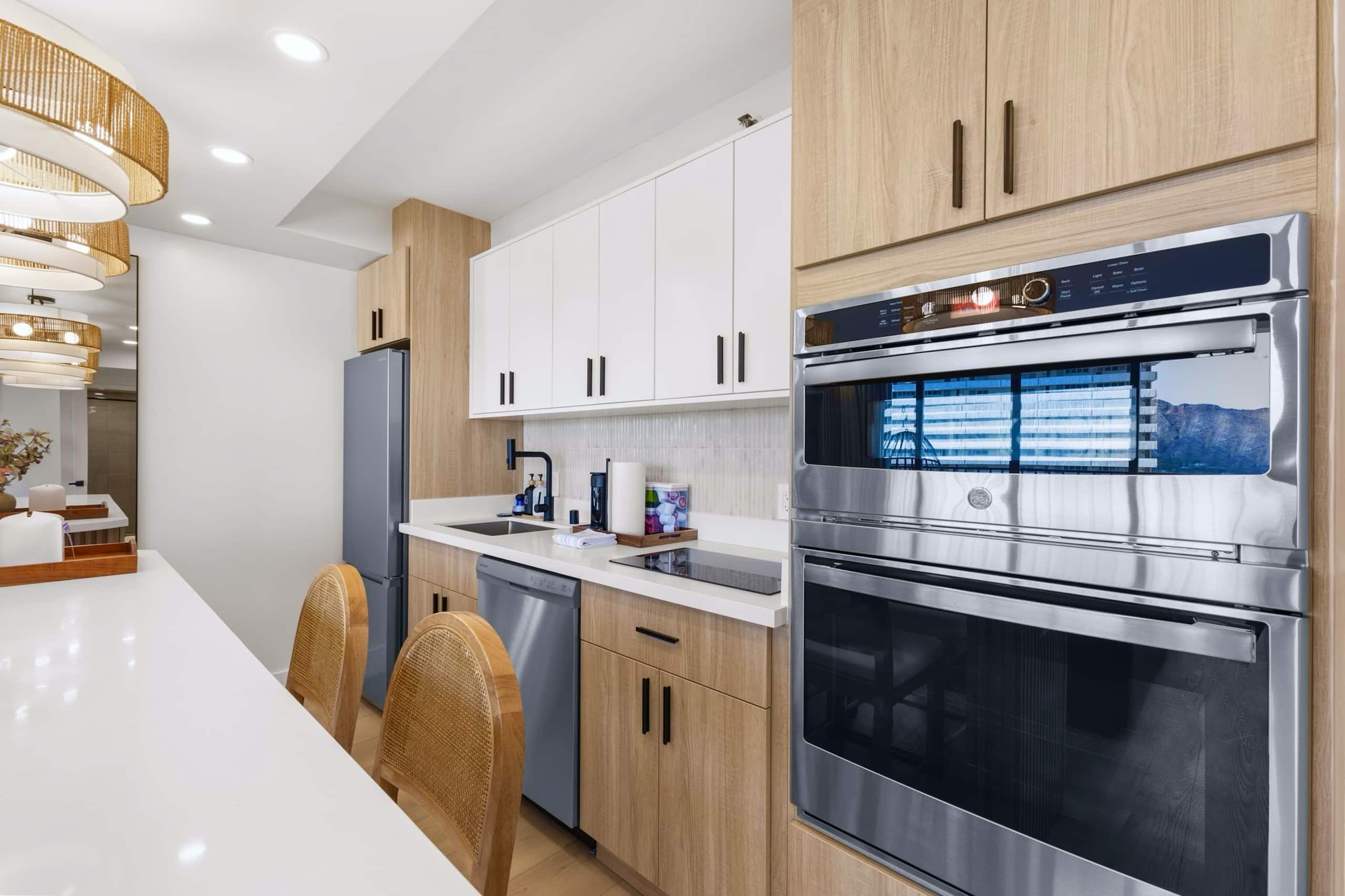 Condo in Honolulu · ★4.96 · 1 bedroom · 3 beds · 1 private bath - Image 15