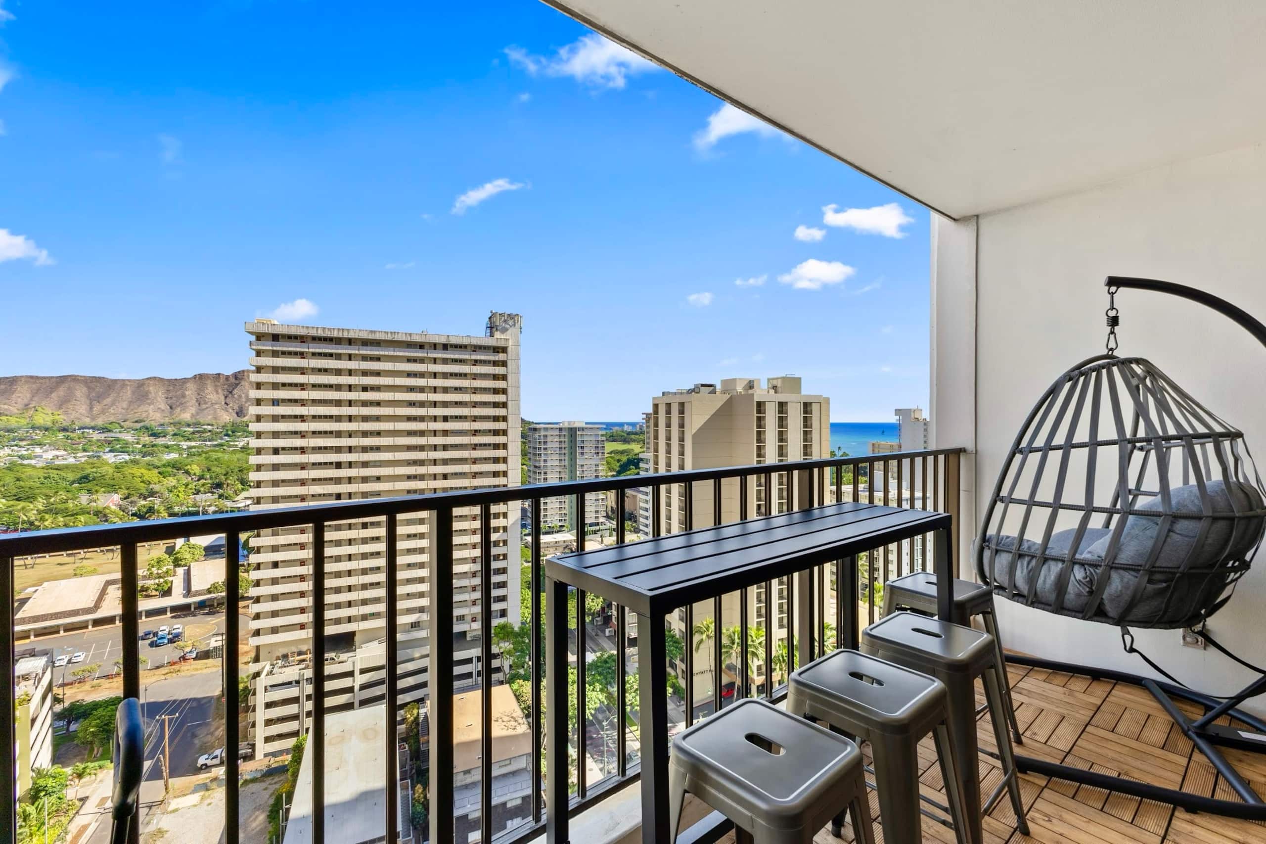 Condo in Honolulu · ★4.96 · 1 bedroom · 3 beds · 1 private bath - Image 38