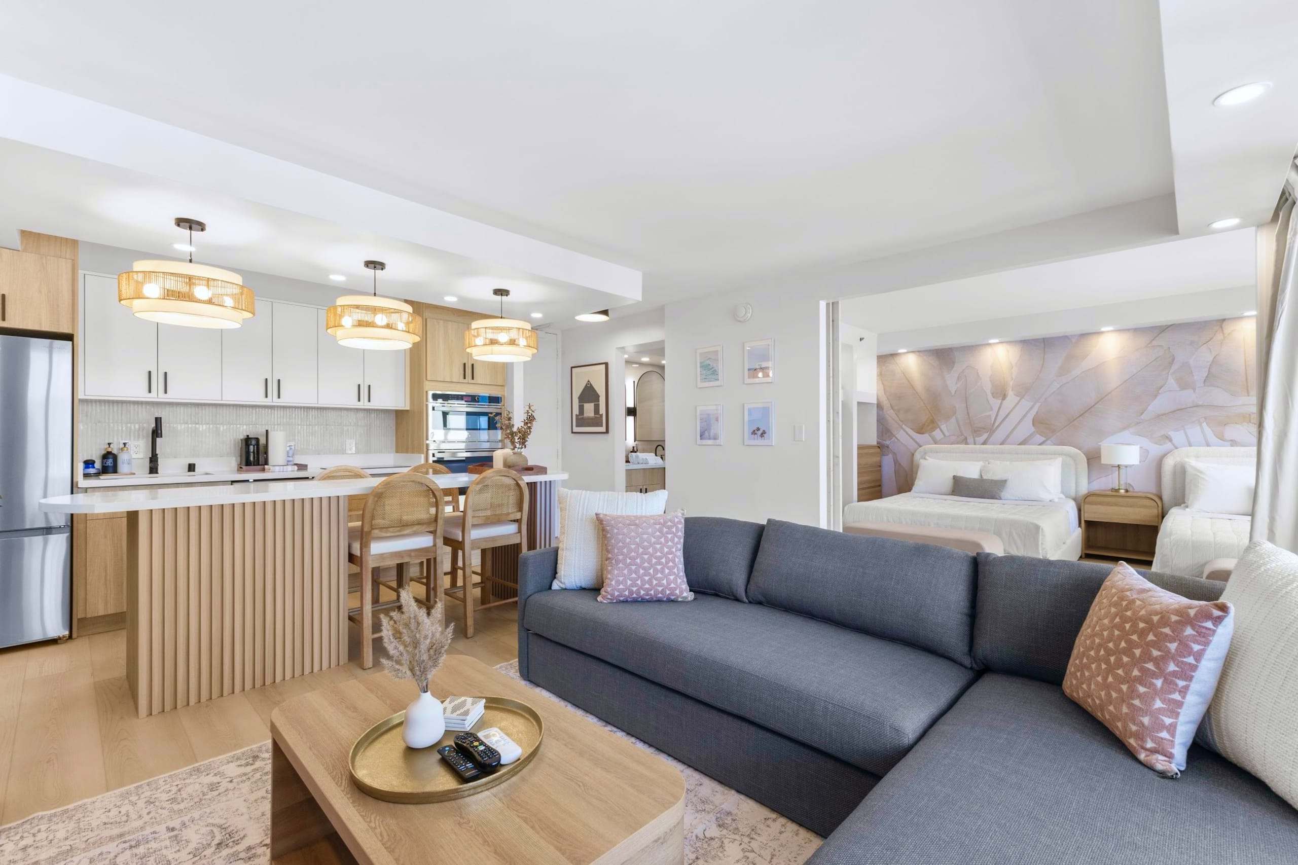 Condo in Honolulu · ★4.96 · 1 bedroom · 3 beds · 1 private bath - Image 3