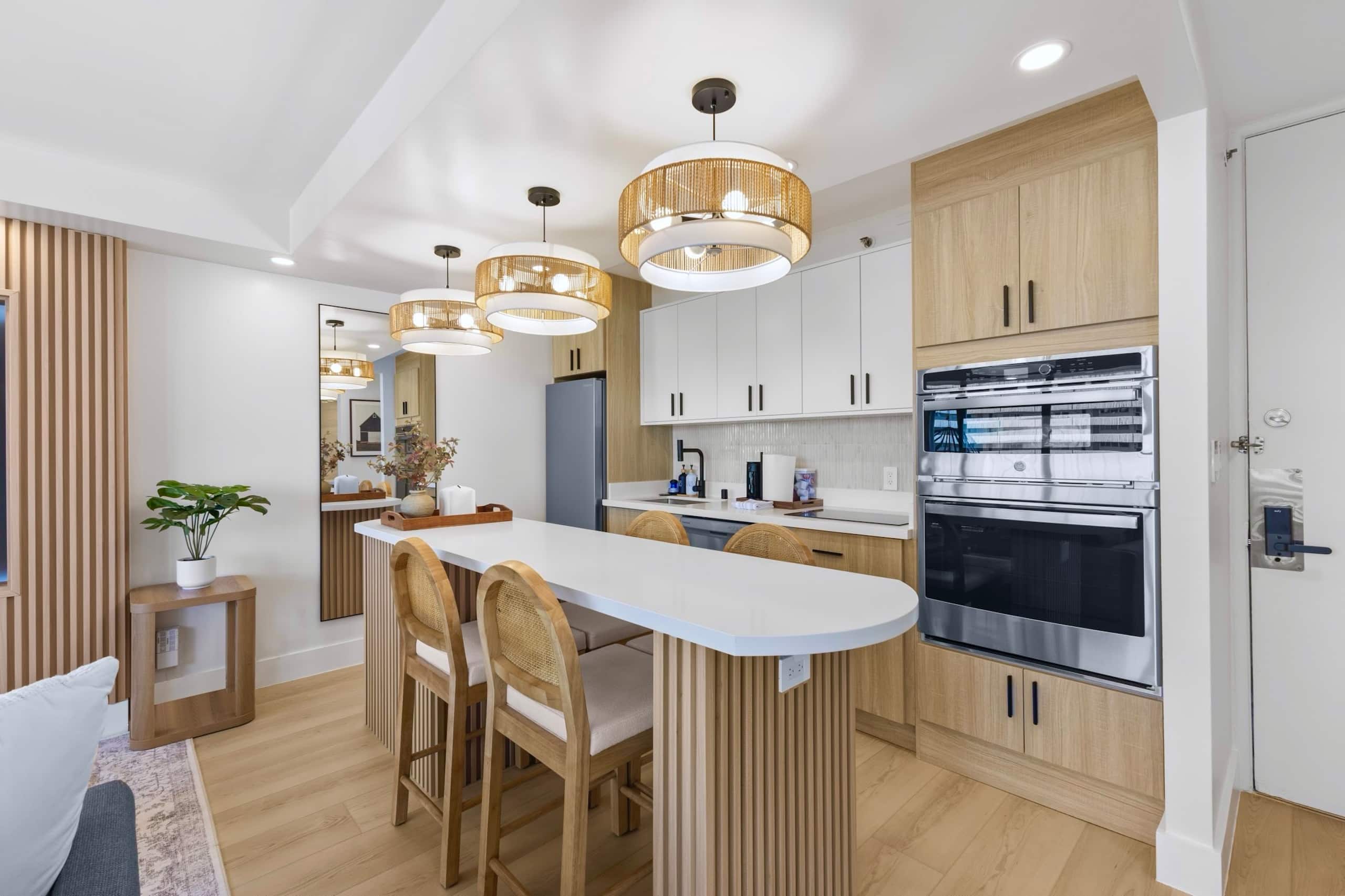 Condo in Honolulu · ★4.96 · 1 bedroom · 3 beds · 1 private bath - Image 13