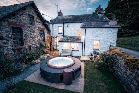 The Weathercock Sedbergh - 19 miles to Windermere.