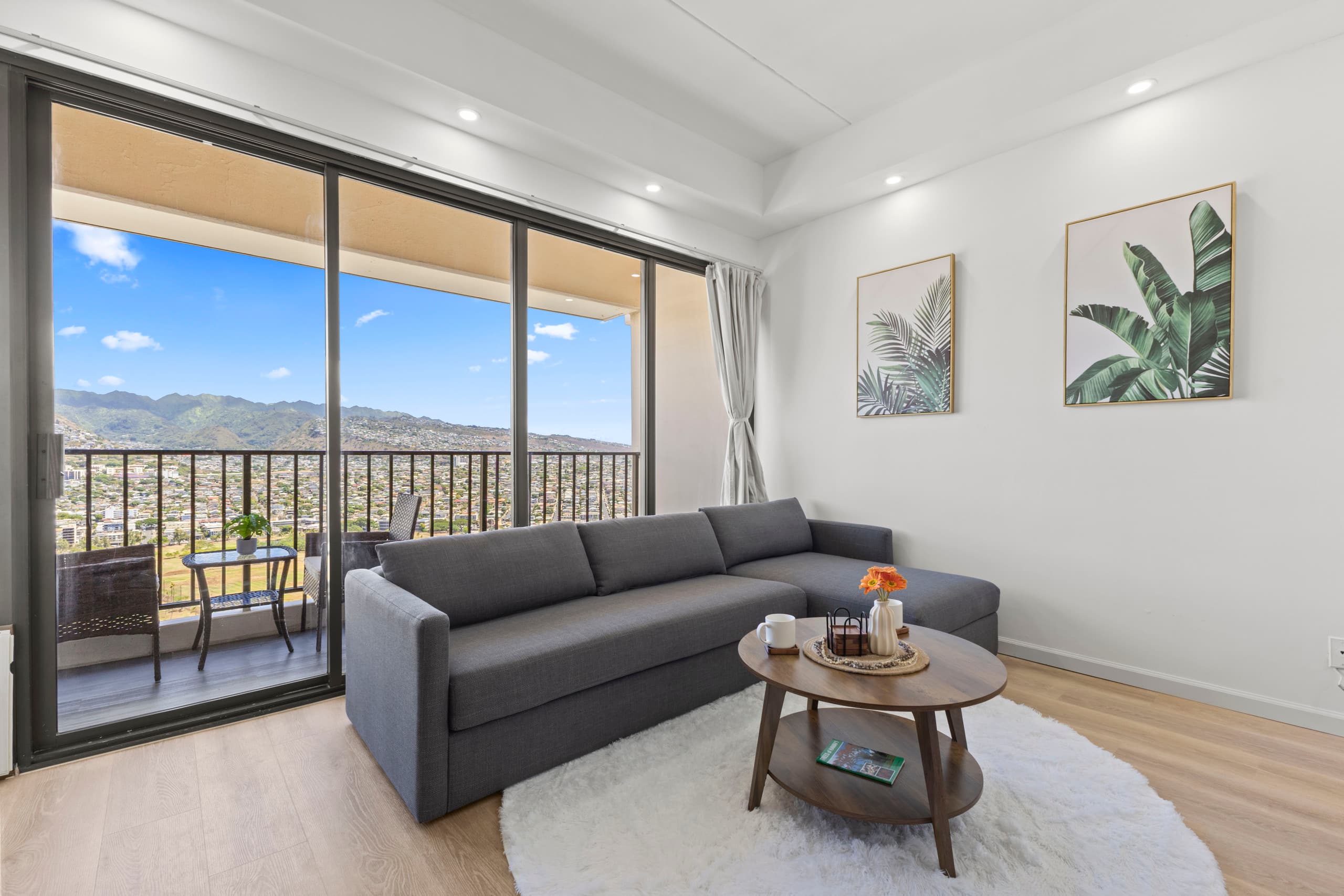 Fully Renovated Penthouse,Panoramic Sunrise,FreePK - Image 3