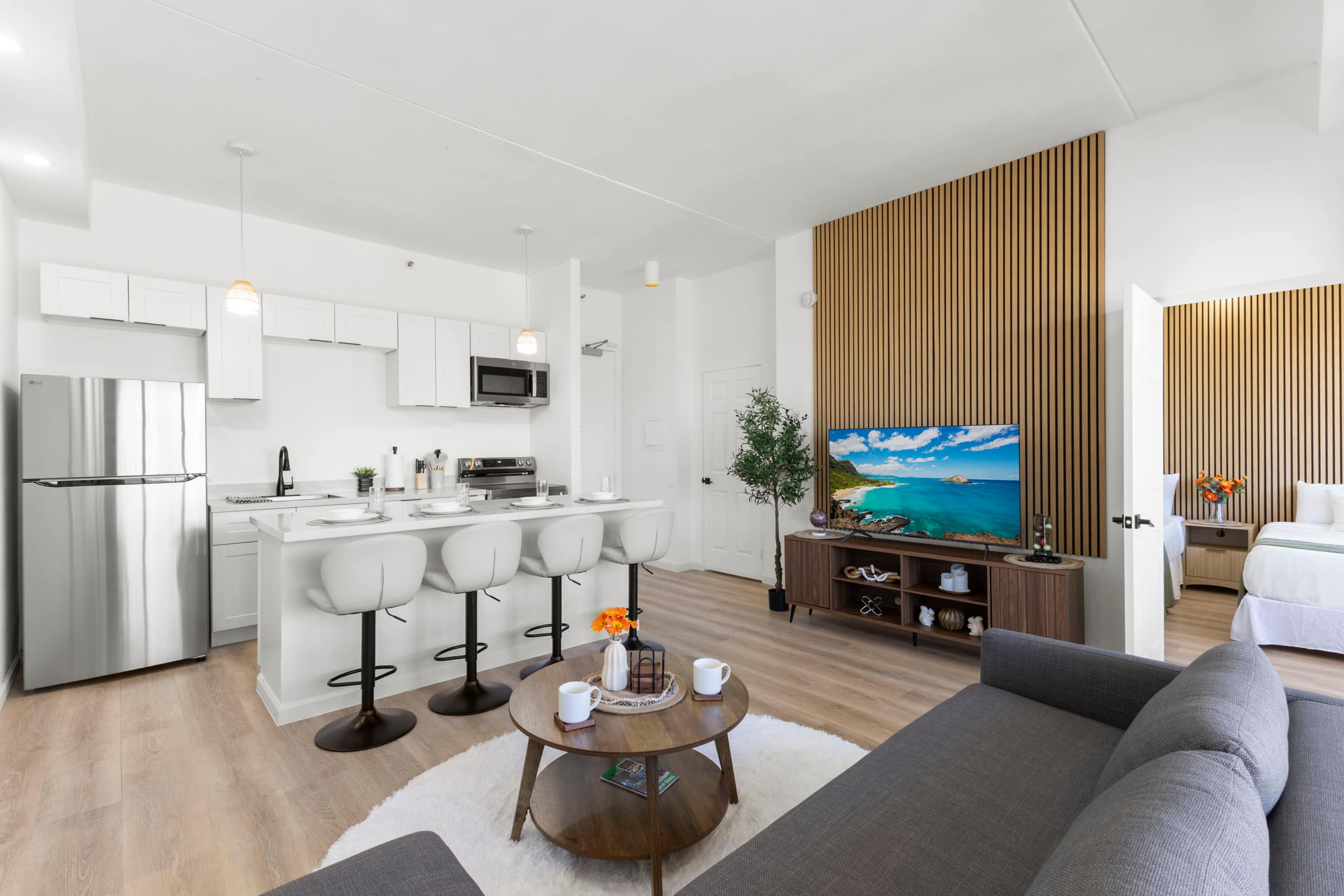 Fully Renovated Penthouse,Panoramic Sunrise,FreePK - Image 4