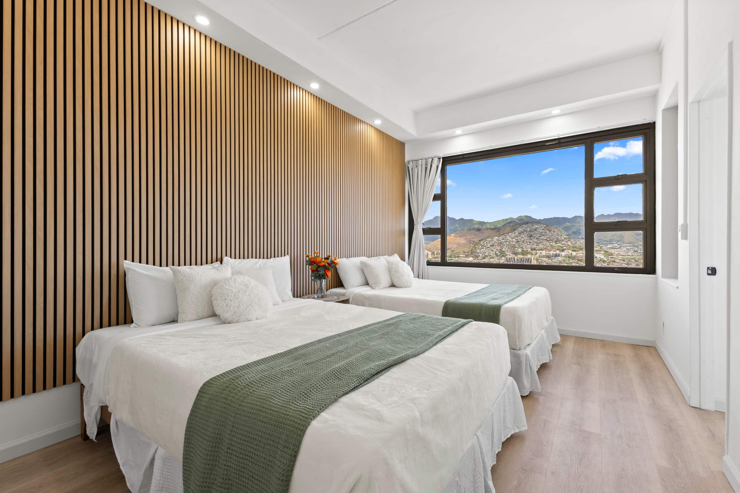 Fully Renovated Penthouse,Panoramic Sunrise,FreePK - Image 21