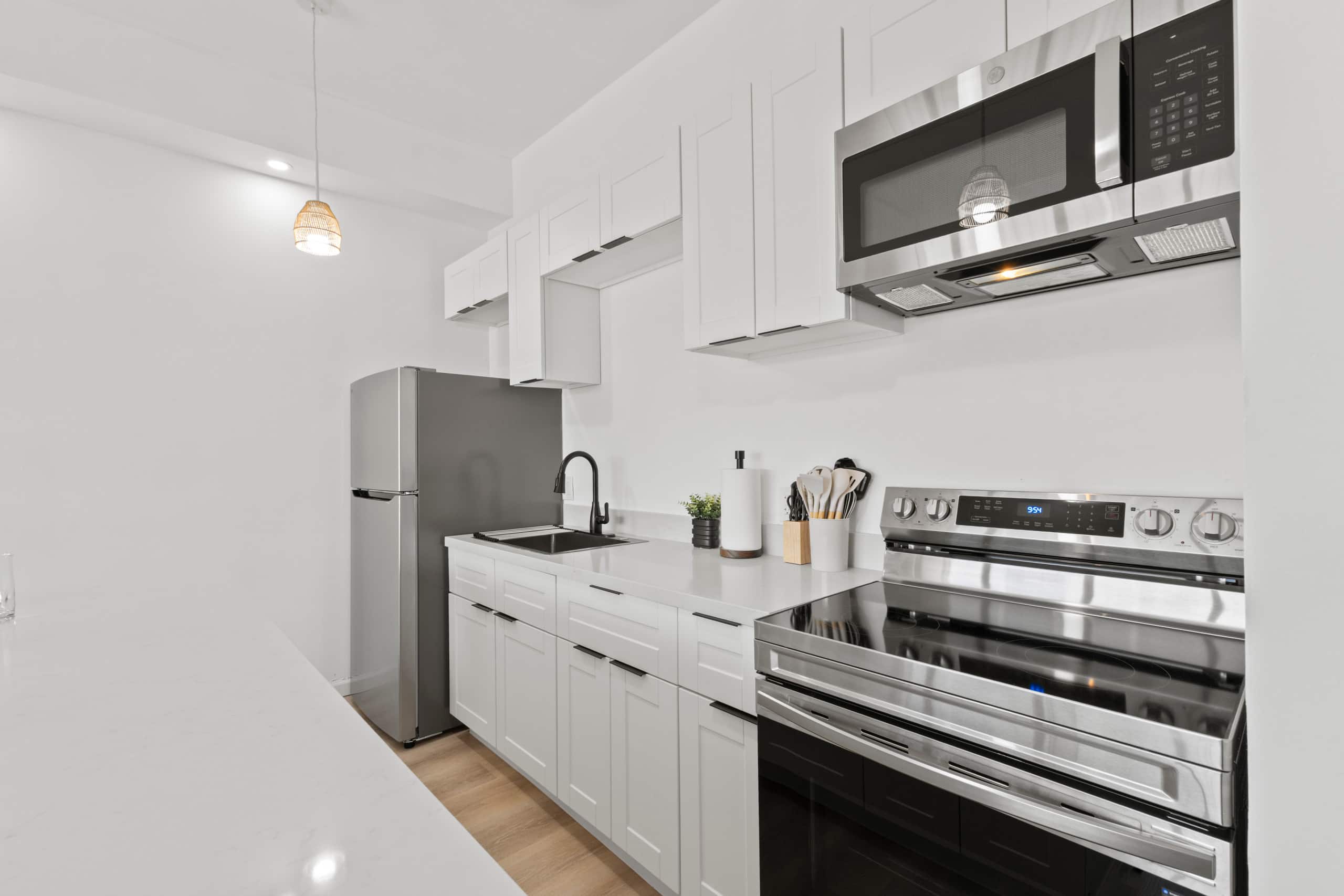 Fully Renovated Penthouse,Panoramic Sunrise,FreePK - Image 13