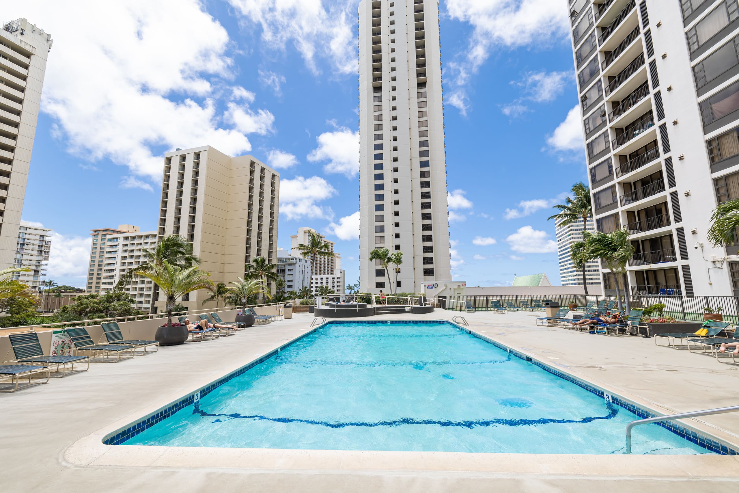 Fully Renovated Penthouse,Panoramic Sunrise,FreePK - Image 32