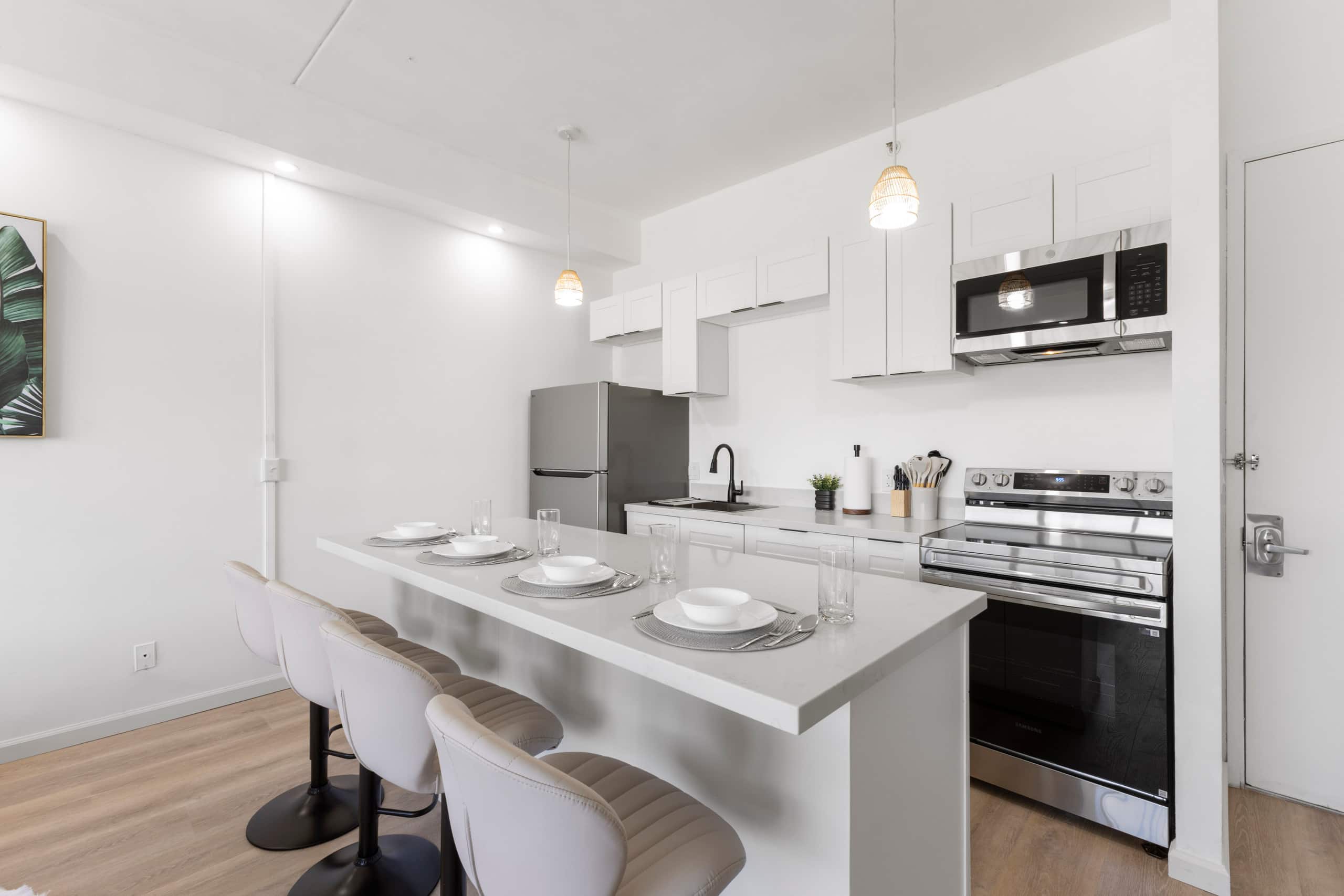 Fully Renovated Penthouse,Panoramic Sunrise,FreePK - Image 12