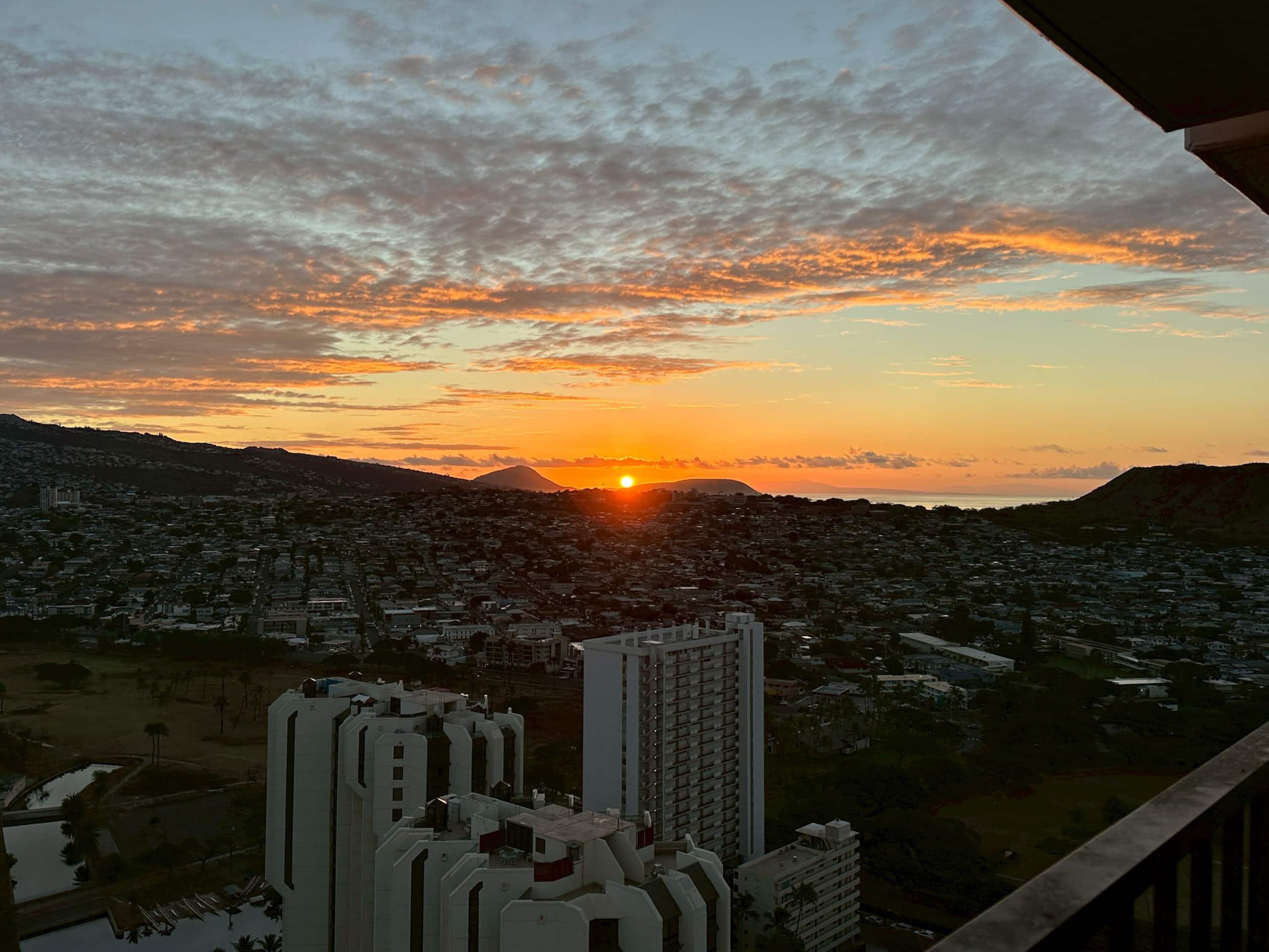 Fully Renovated Penthouse,Panoramic Sunrise,FreePK - Image 36