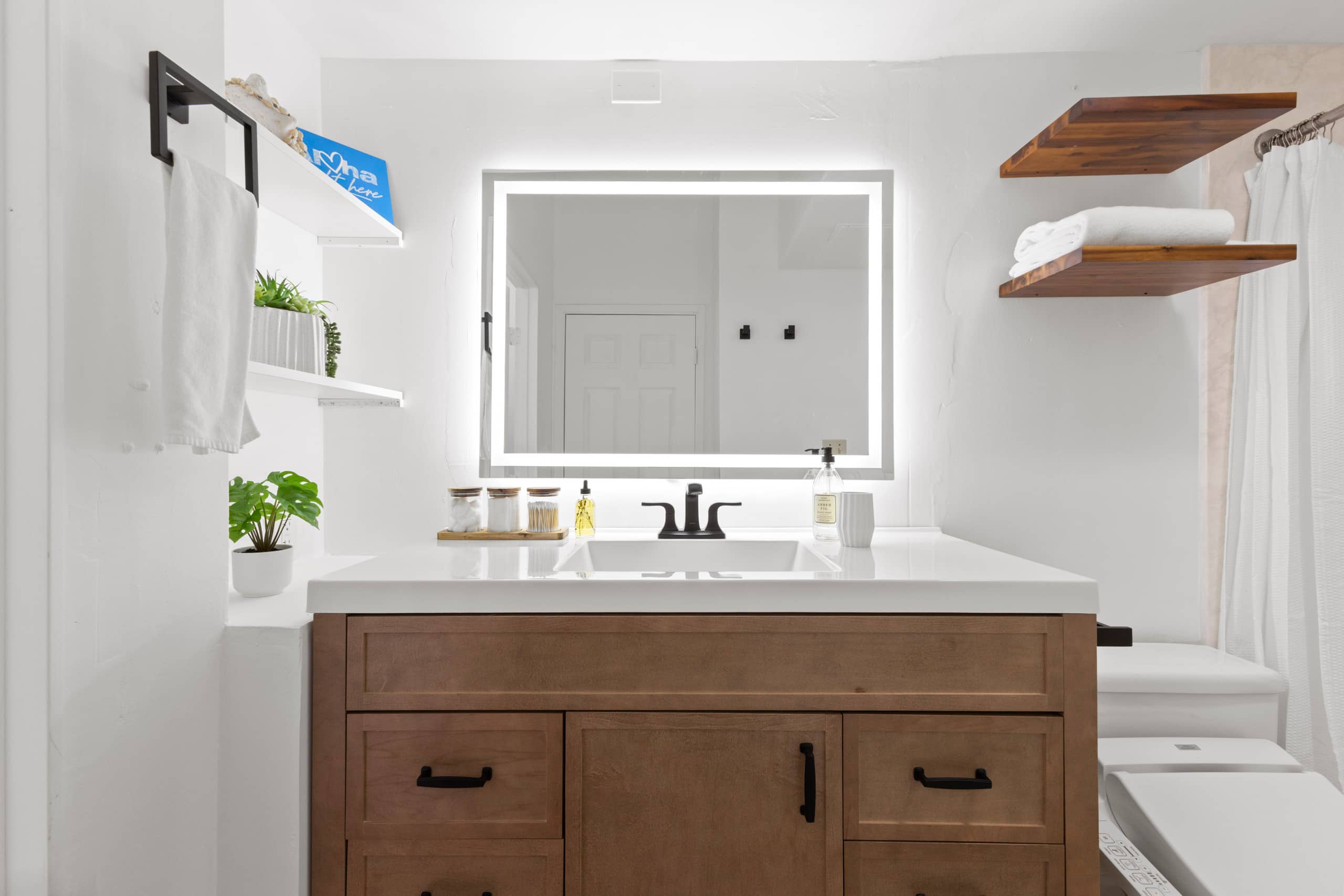 Fully Renovated Penthouse,Panoramic Sunrise,FreePK - Image 25