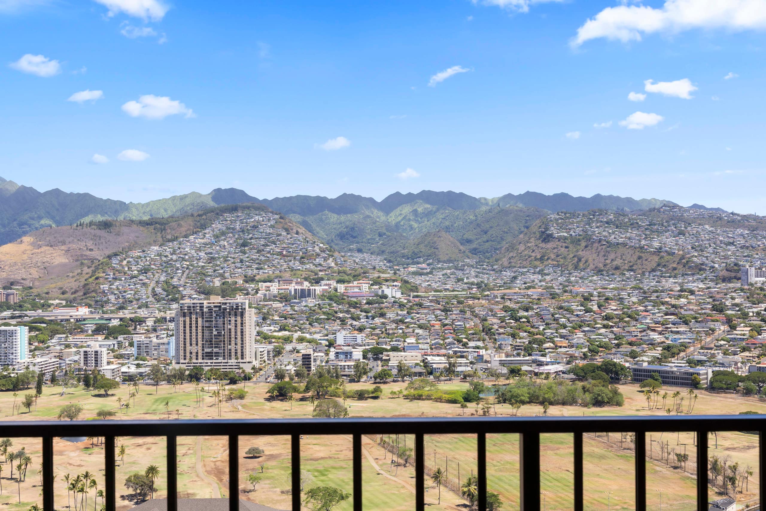 Fully Renovated Penthouse,Panoramic Sunrise,FreePK - Image 31