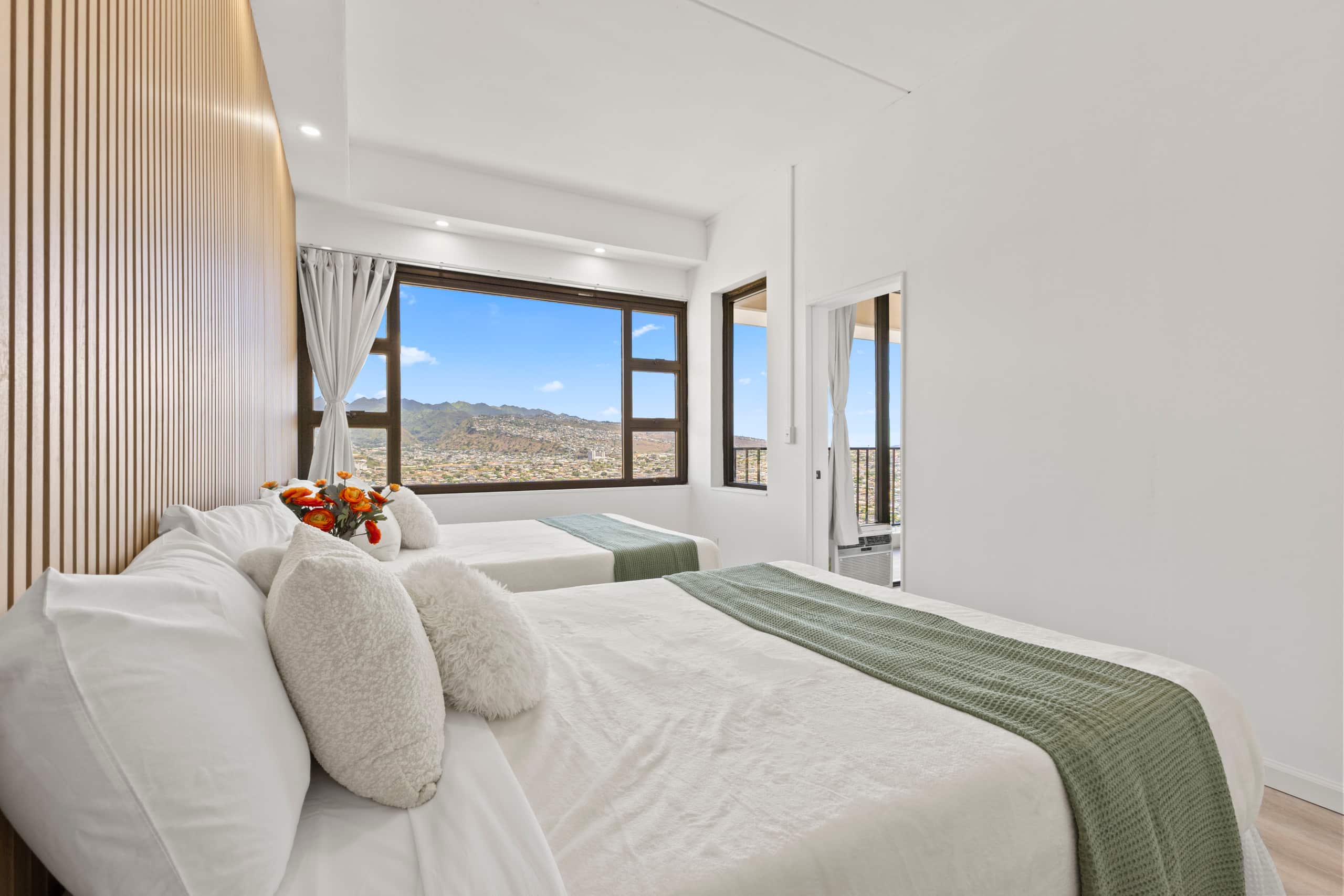 Fully Renovated Penthouse,Panoramic Sunrise,FreePK - Image 17