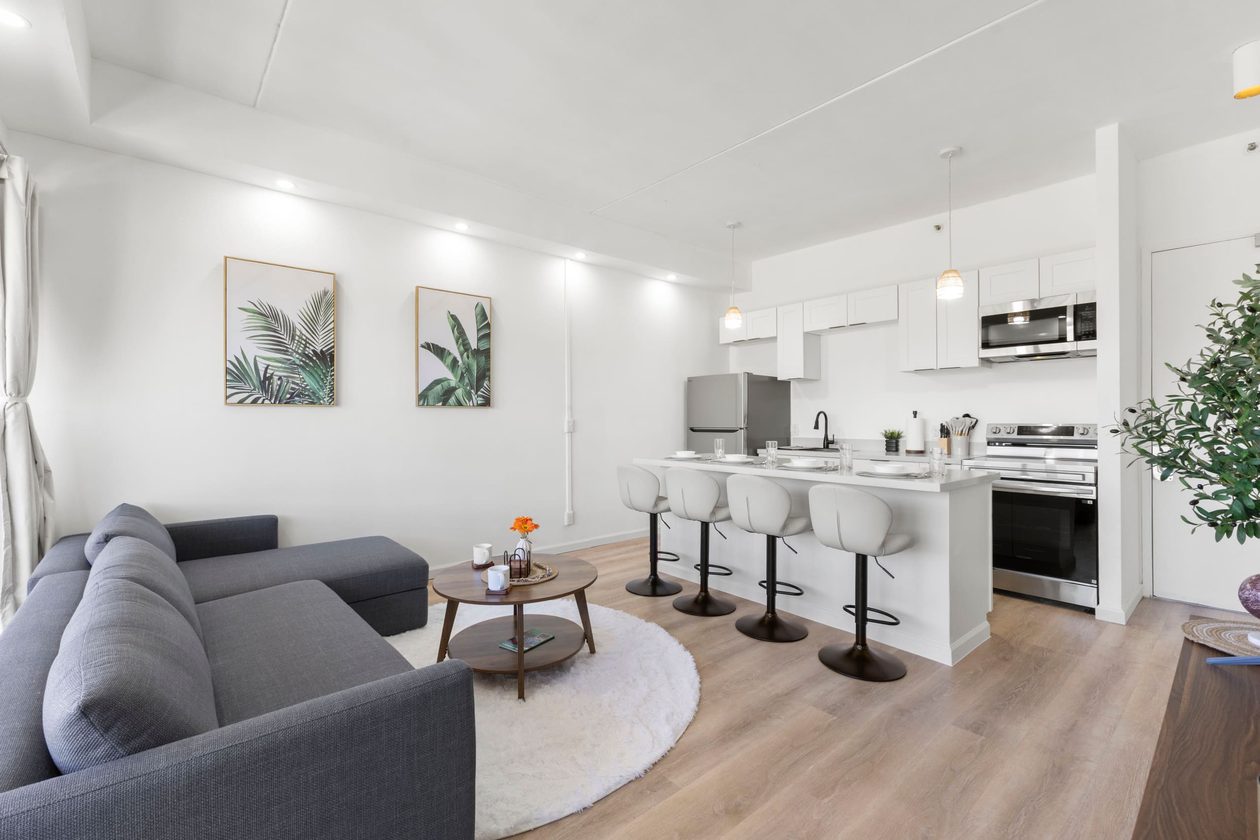 Fully Renovated Penthouse,Panoramic Sunrise,FreePK - Image 2