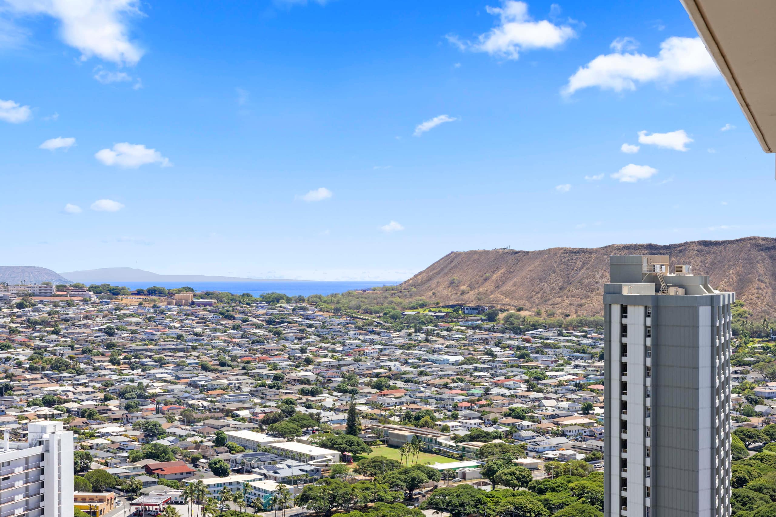 Fully Renovated Penthouse,Panoramic Sunrise,FreePK - Image 43