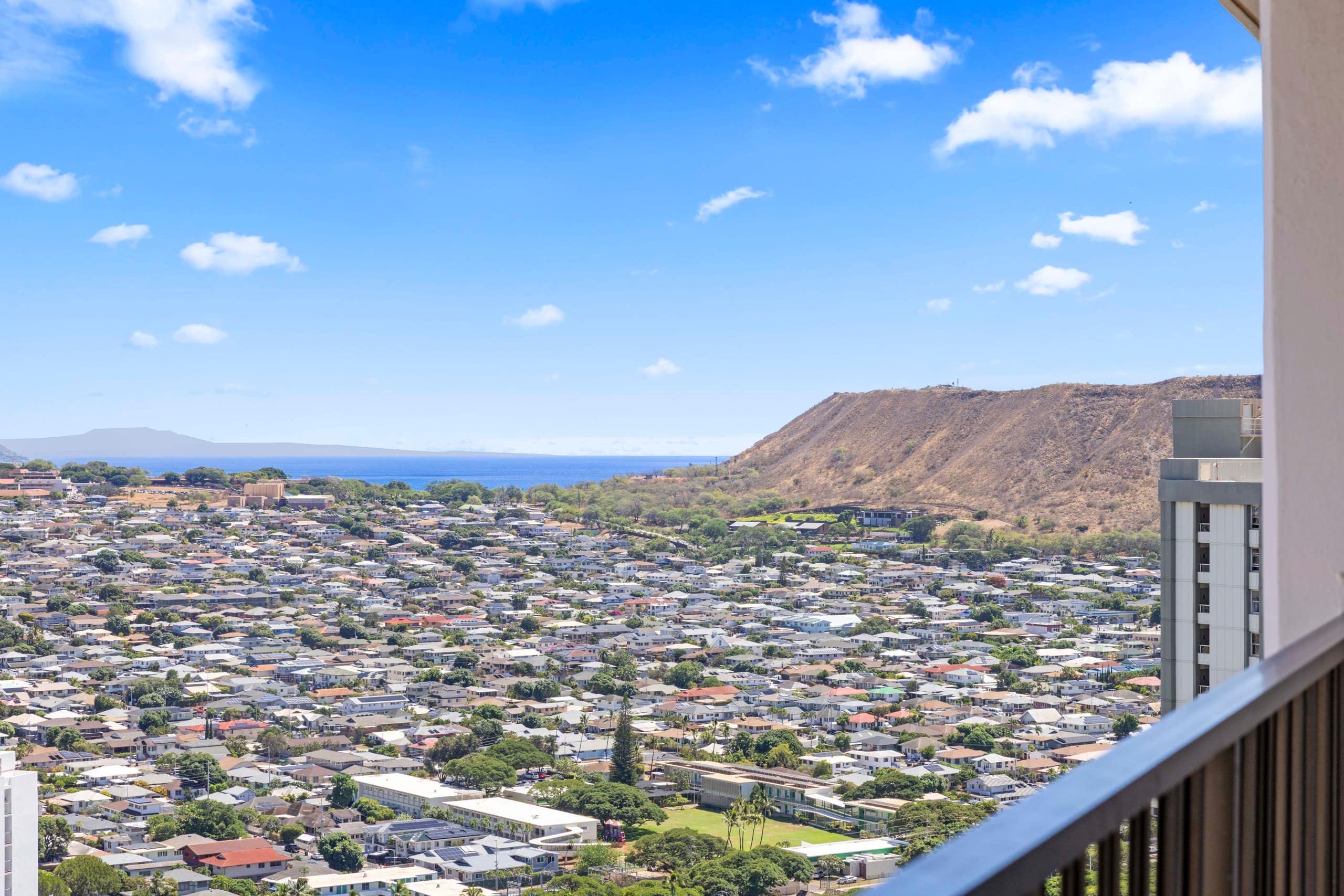 Fully Renovated Penthouse,Panoramic Sunrise,FreePK - Image 42