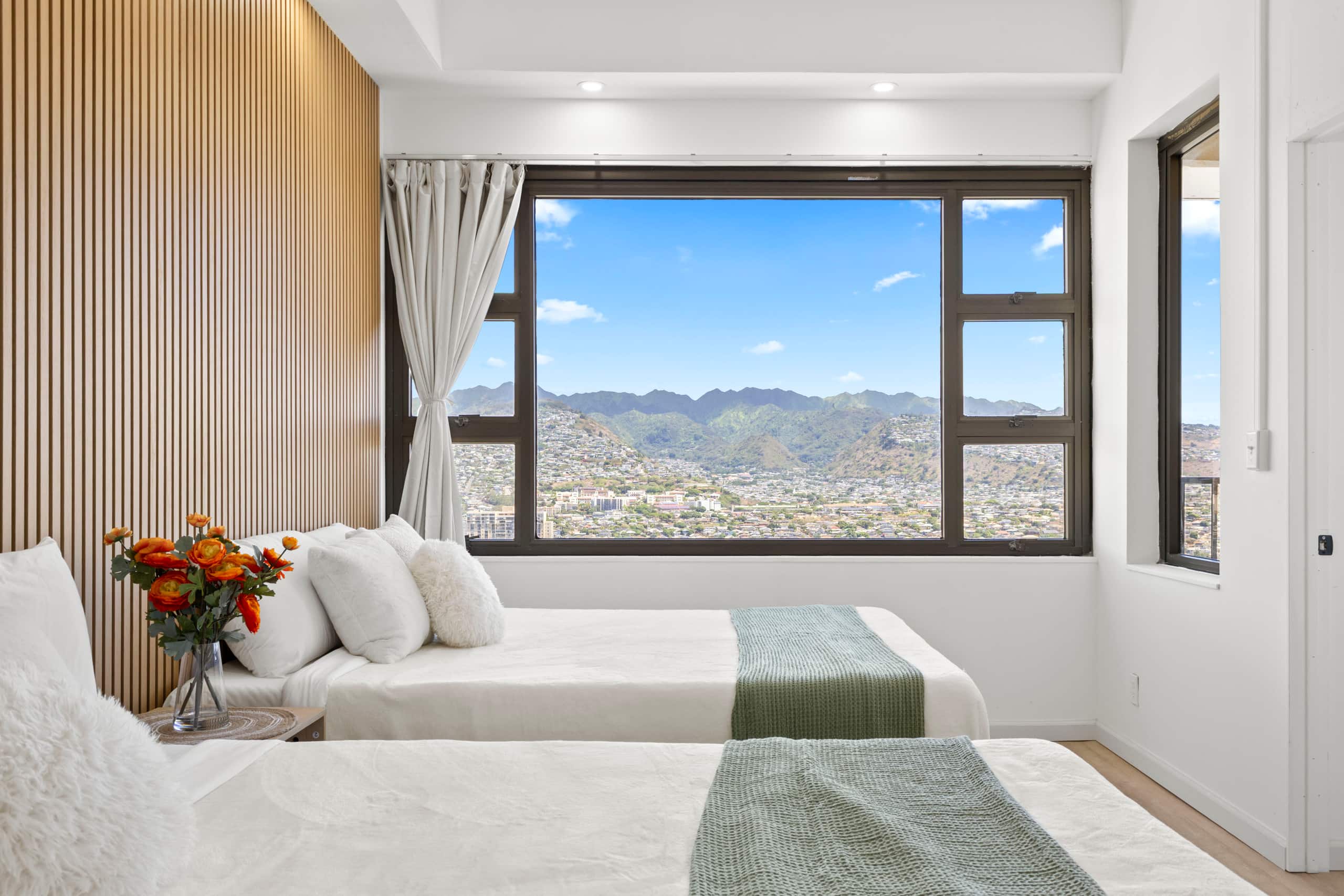 Fully Renovated Penthouse,Panoramic Sunrise,FreePK - Image 18