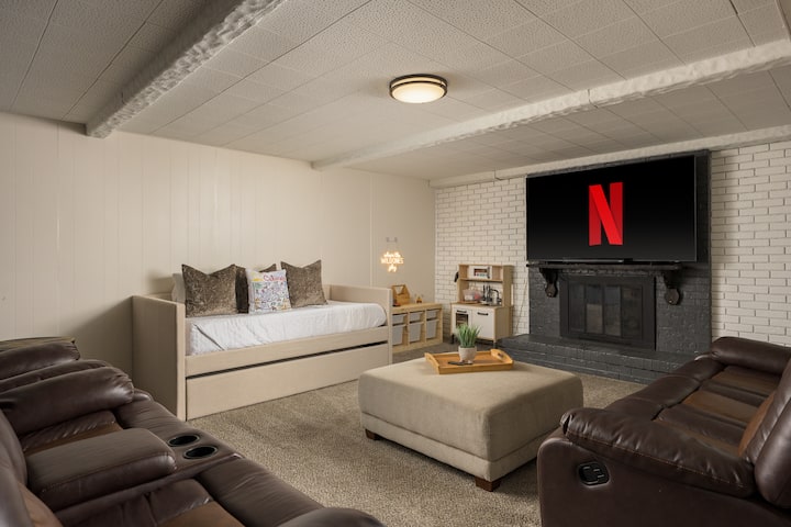 New! Co Family Escape! Hot Tub + Sauna! Sleeps 14 - Golden, CO