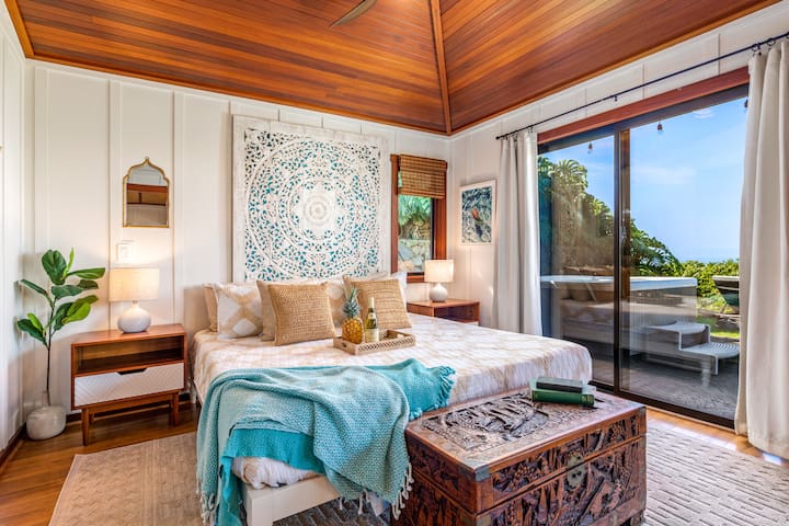 Aolani Coffee Cottage | Hot Tub + Ocean Views + AC