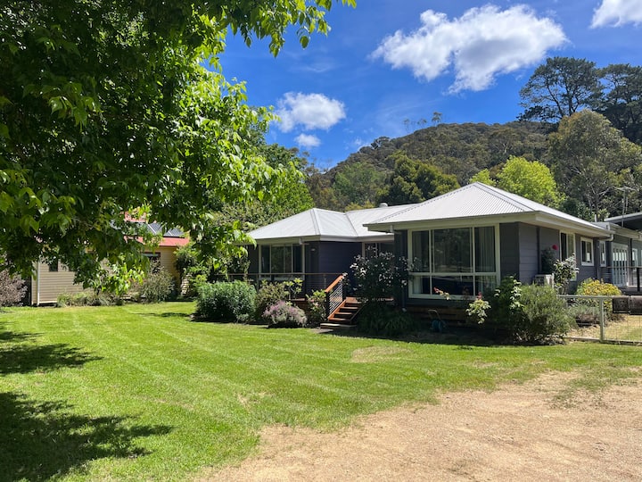 Blue Rock Mountain Retreat Harrietville (5 Bdrm) - Harrietville