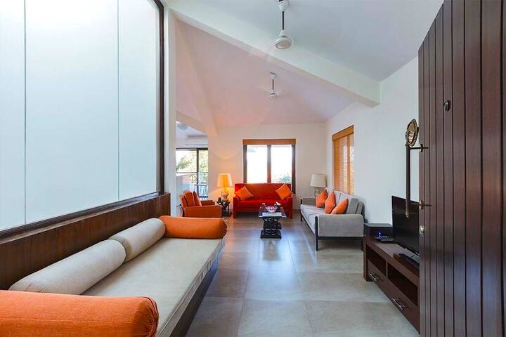 Living room image 2
