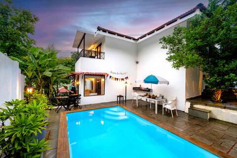 V Are Family | 4BD Villa + Pool | Near Panjim